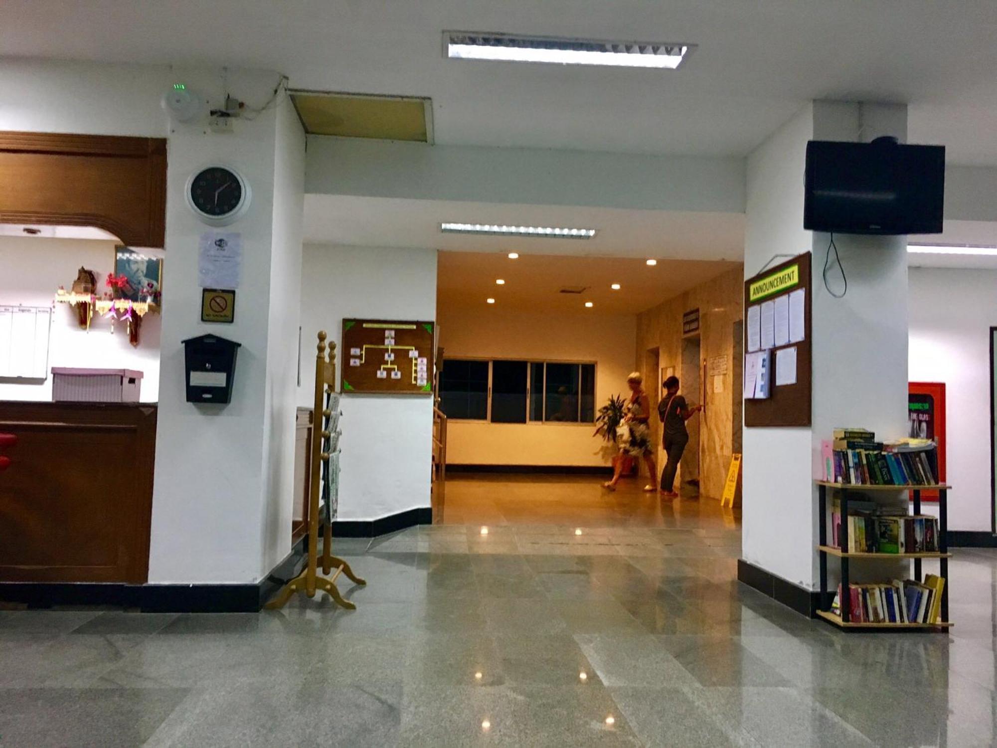 Rayong Condochain By Rainbow Ban Phe Exterior photo